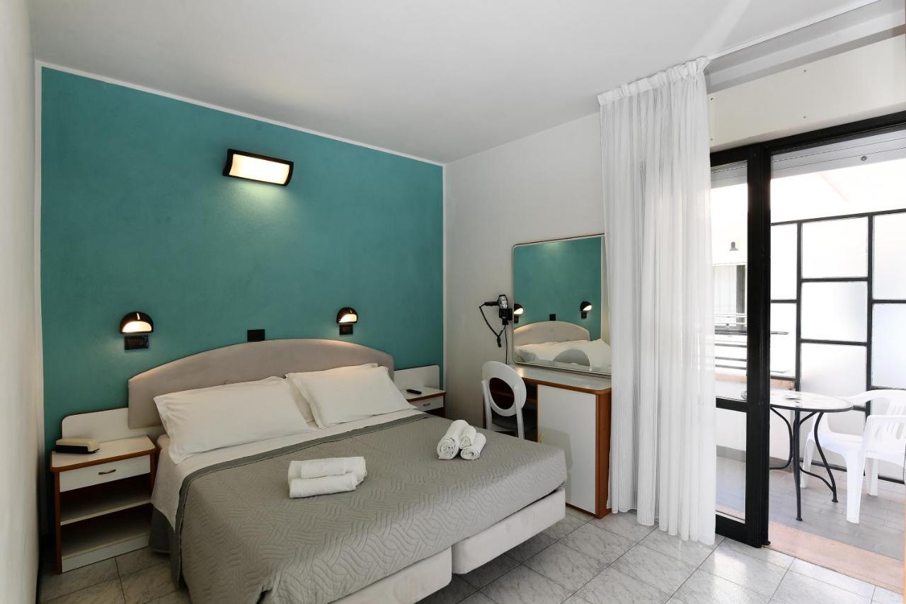 Hotel Criniera D'Oro Rimini Extérieur photo